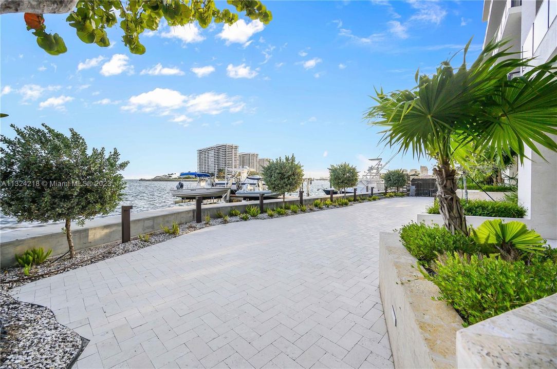 Recently Sold: $6,690,000 (3 beds, 4 baths, 2978 Square Feet)