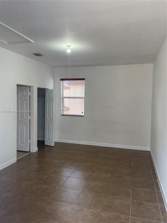 Recientemente alquilado: $1,400 (0 camas, 1 baños, 2312 Pies cuadrados)