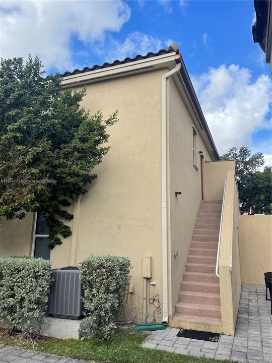 Recientemente alquilado: $1,400 (0 camas, 1 baños, 2312 Pies cuadrados)