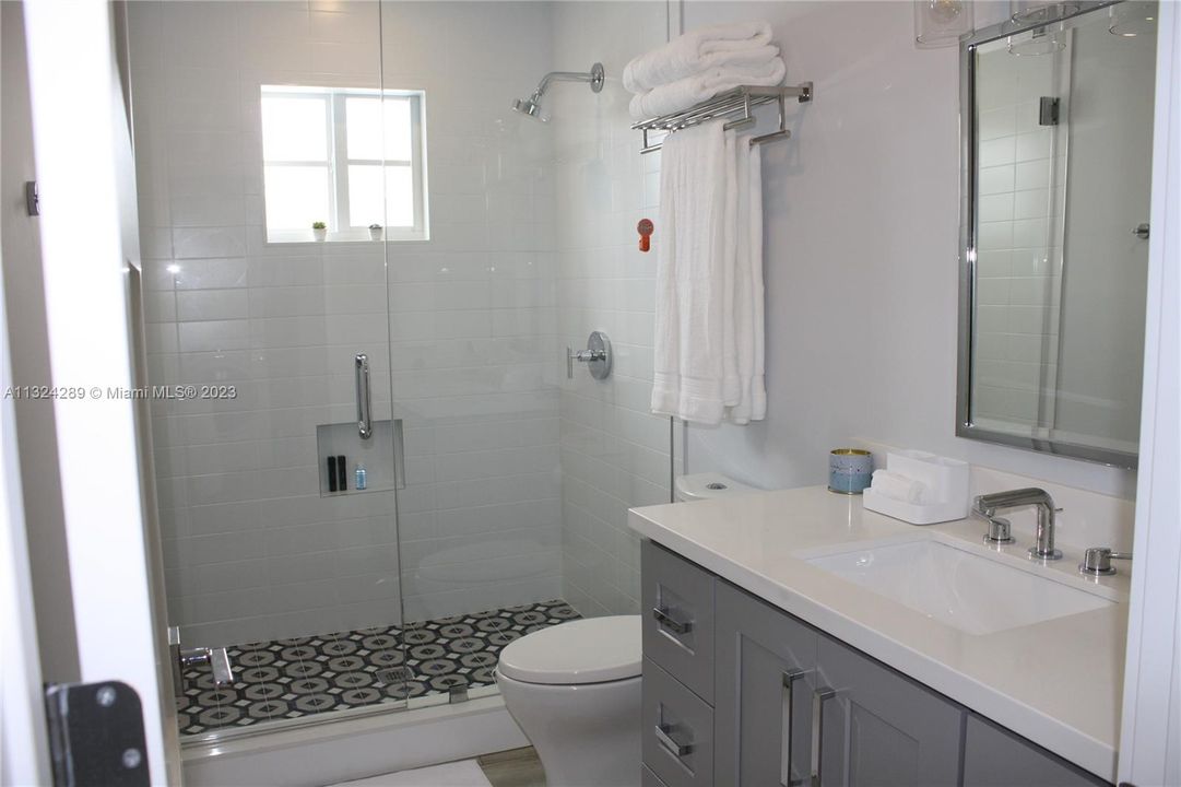 2nd Floor Bath