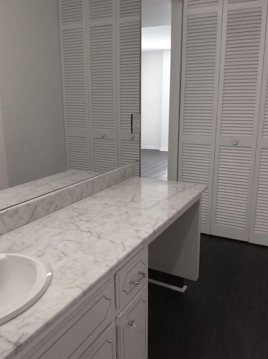 Recientemente alquilado: $1,950 (1 camas, 1 baños, 940 Pies cuadrados)