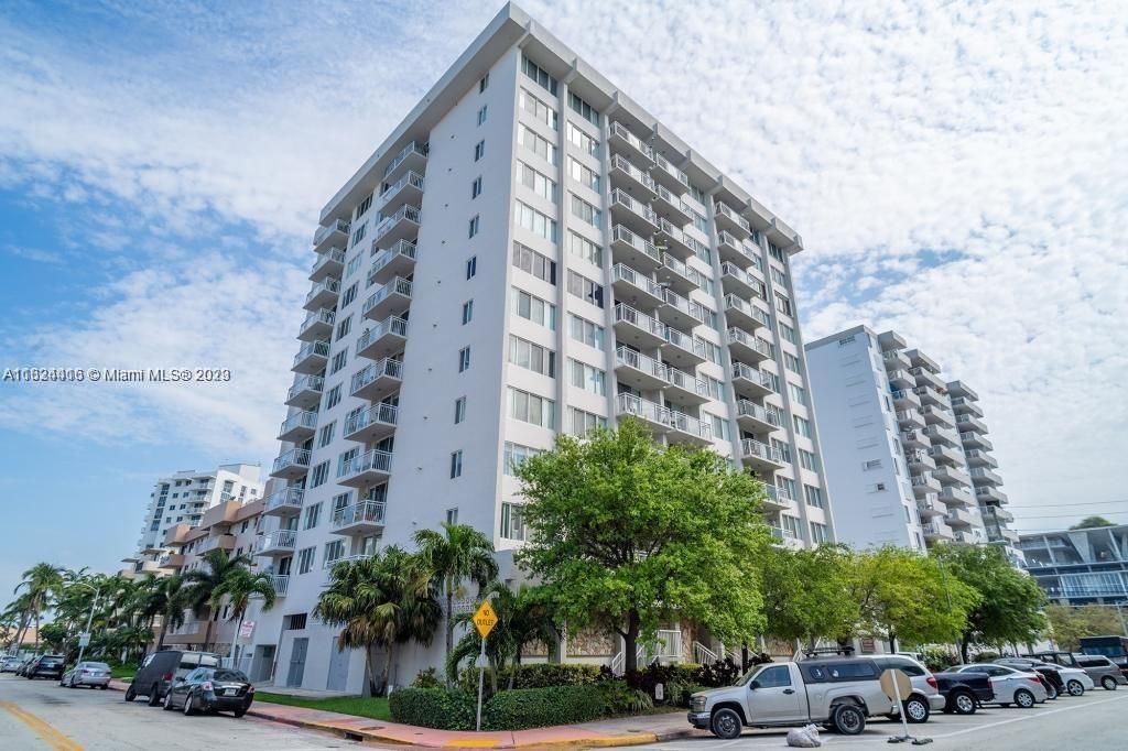 Recently Sold: $449,000 (2 beds, 2 baths, 890 Square Feet)