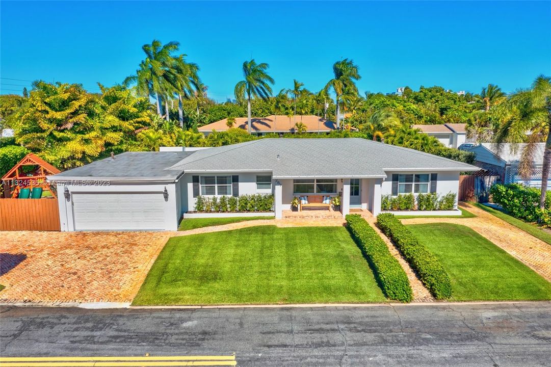 Recently Sold: $1,995,000 (4 beds, 2 baths, 2088 Square Feet)