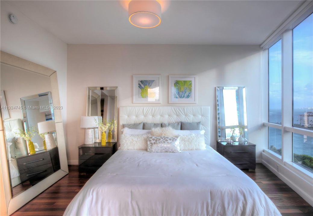 For Sale: $4,995,000 (2 beds, 2 baths, 1591 Square Feet)