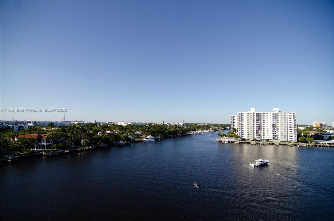 Recently Sold: $1,275,000 (2 beds, 2 baths, 1729 Square Feet)