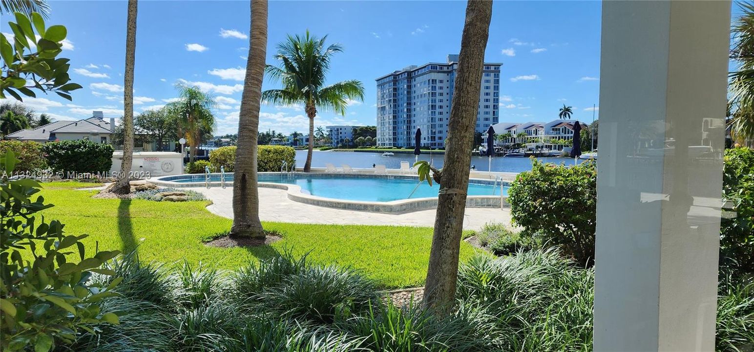 Recently Sold: $1,275,000 (2 beds, 2 baths, 1729 Square Feet)