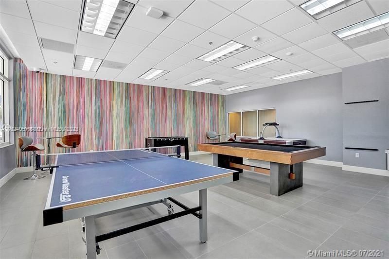 Recently Sold: $630,000 (1 beds, 1 baths, 825 Square Feet)