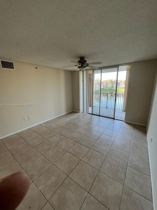 Recently Rented: $1,900 (1 beds, 1 baths, 665 Square Feet)