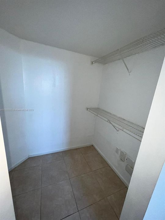 Recently Rented: $1,900 (1 beds, 1 baths, 665 Square Feet)