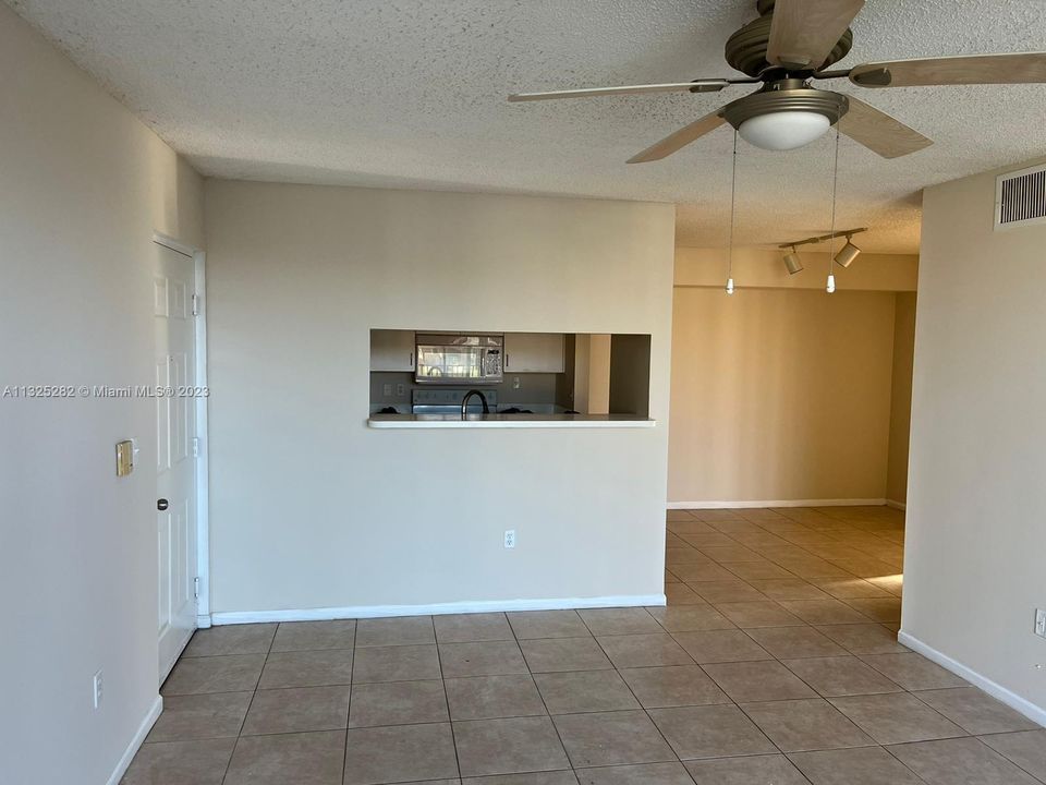 Recently Rented: $1,900 (1 beds, 1 baths, 665 Square Feet)