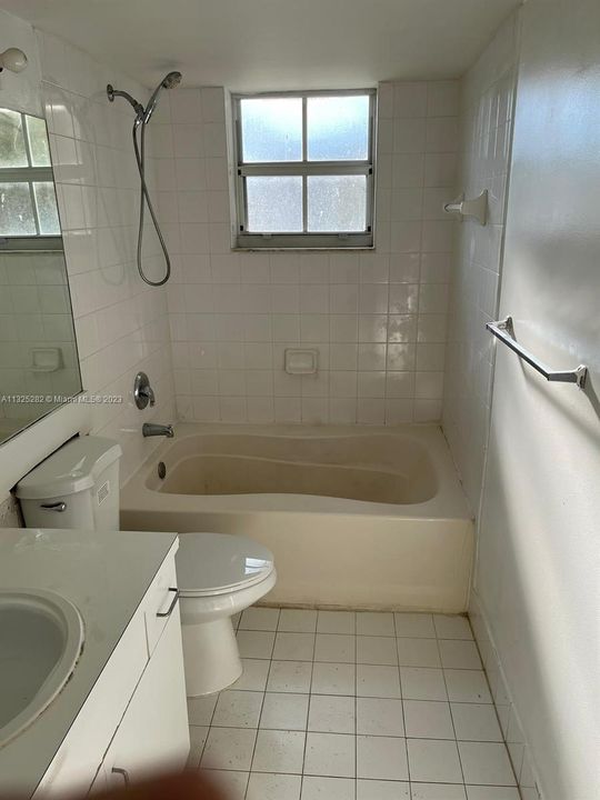 Recently Rented: $1,900 (1 beds, 1 baths, 665 Square Feet)