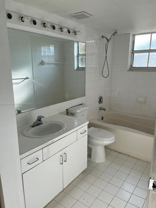 Recently Rented: $1,900 (1 beds, 1 baths, 665 Square Feet)