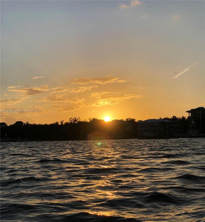 Recently Sold: $650,000 (2 beds, 2 baths, 1296 Square Feet)