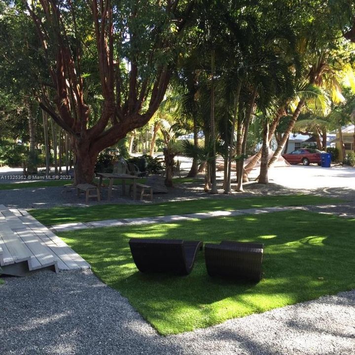 Recently Sold: $650,000 (2 beds, 2 baths, 1296 Square Feet)