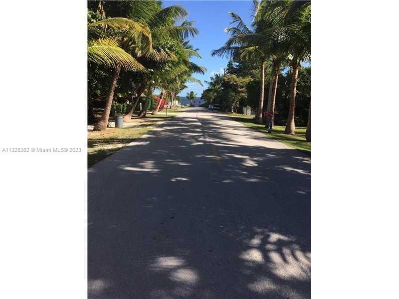 Recently Sold: $650,000 (2 beds, 2 baths, 1296 Square Feet)