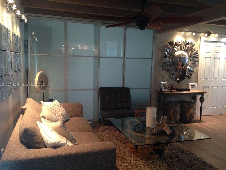 Recently Sold: $650,000 (2 beds, 2 baths, 1296 Square Feet)