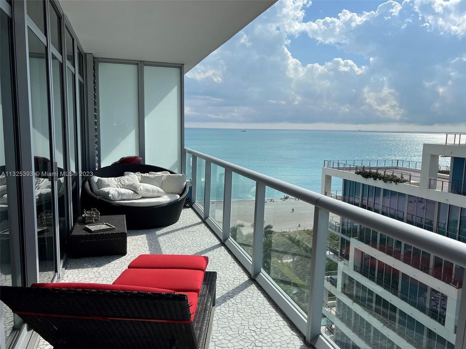 Recently Sold: $2,999,000 (2 beds, 2 baths, 1621 Square Feet)