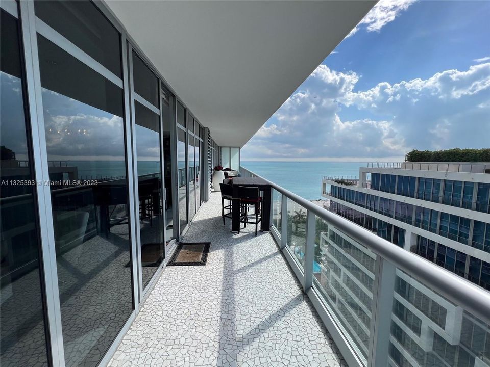 Recently Sold: $2,999,000 (2 beds, 2 baths, 1621 Square Feet)