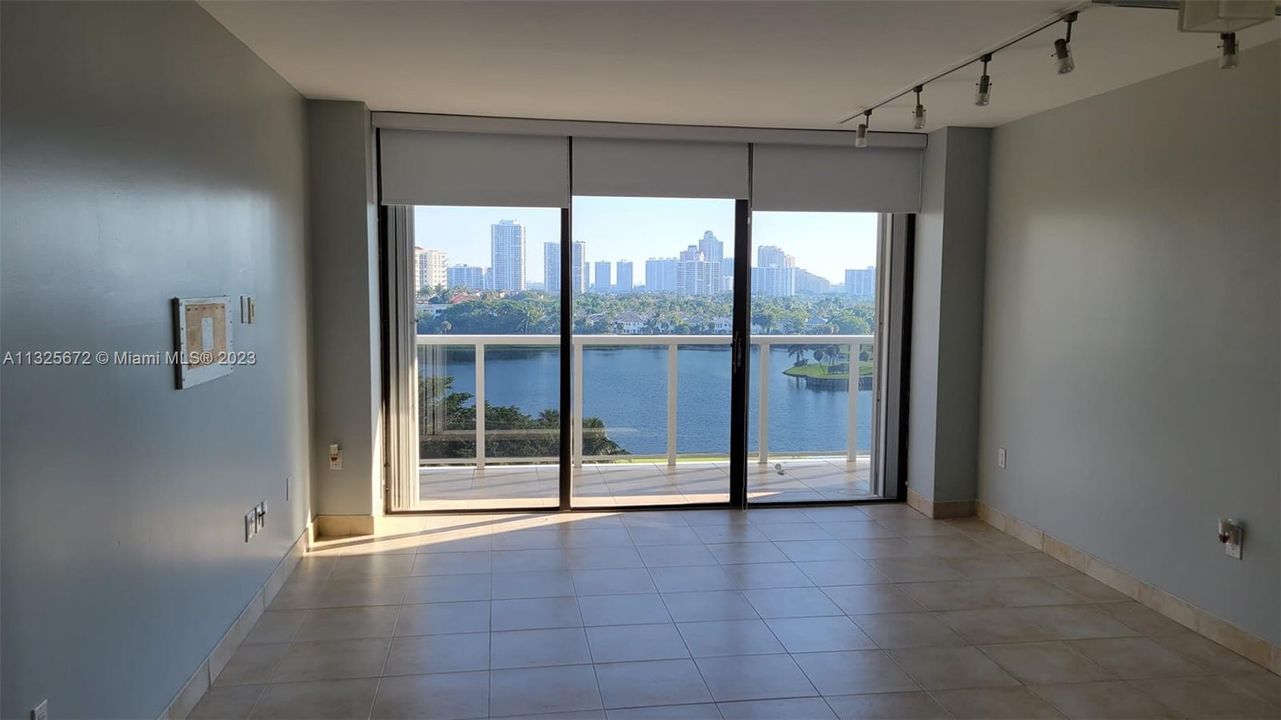 Recently Sold: $280,000 (1 beds, 1 baths, 755 Square Feet)