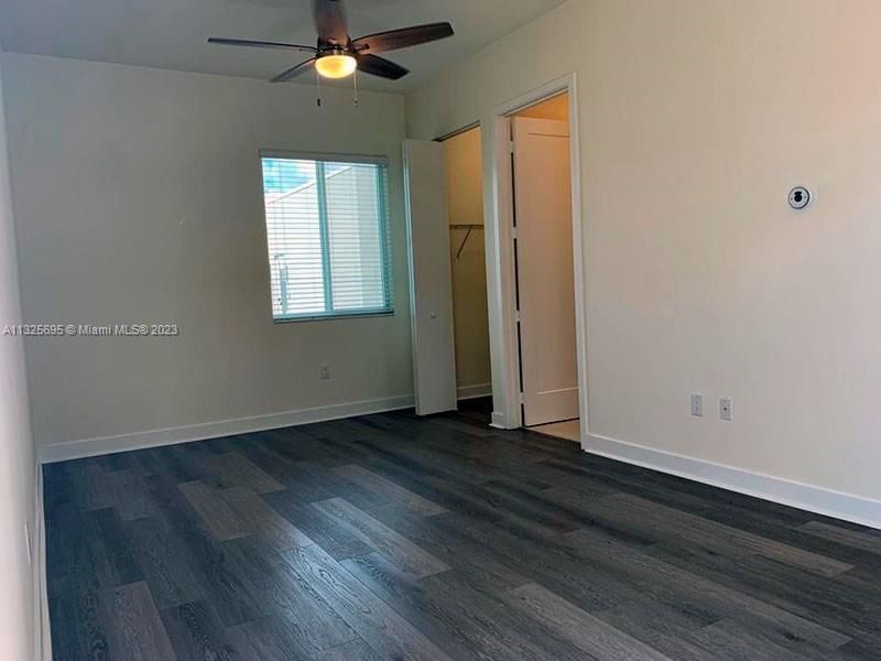 Recently Rented: $1,950 (0 beds, 1 baths, 2379 Square Feet)