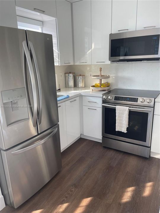 Recently Rented: $5,000 (4 beds, 2 baths, 1401 Square Feet)