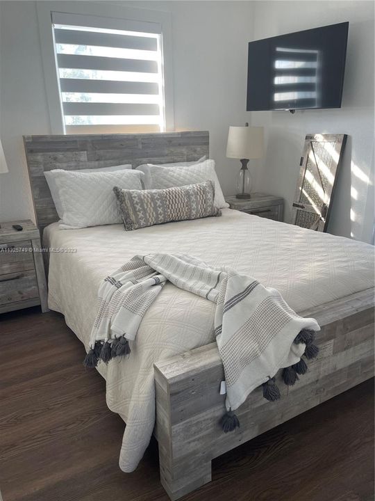 Recently Rented: $5,000 (4 beds, 2 baths, 1401 Square Feet)