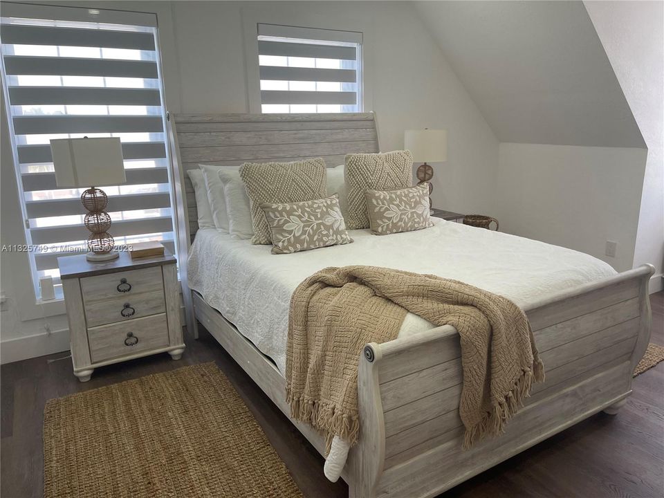 Recently Rented: $5,000 (4 beds, 2 baths, 1401 Square Feet)