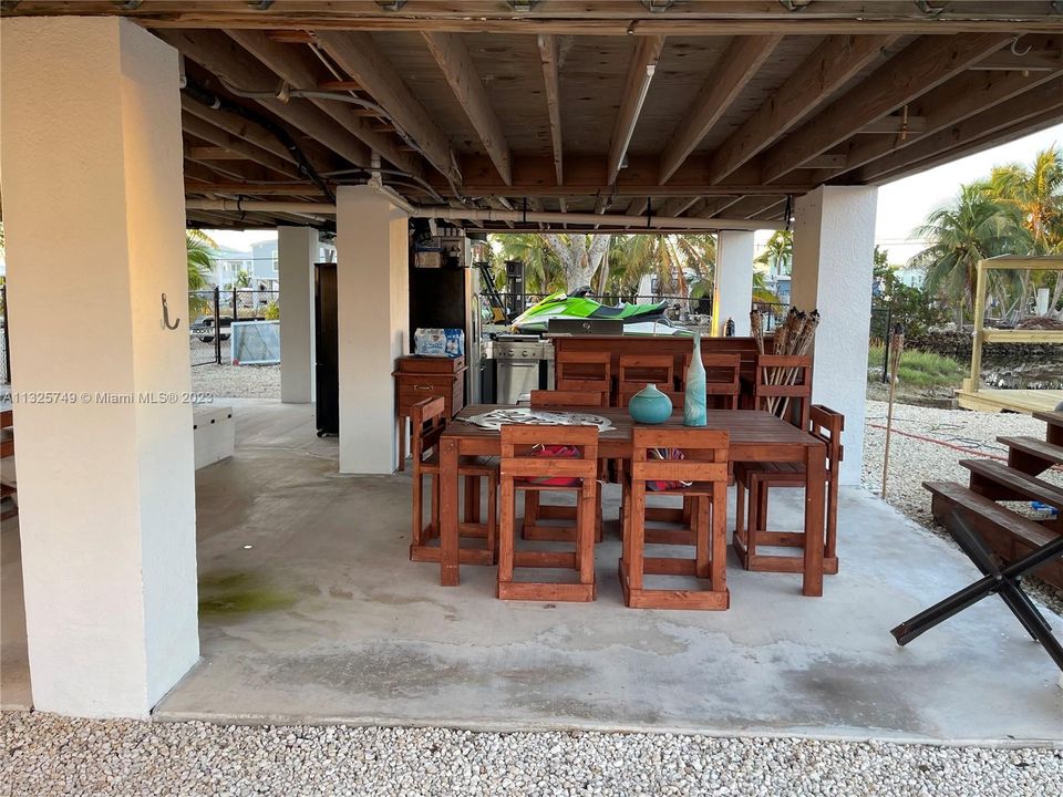 Recently Rented: $5,000 (4 beds, 2 baths, 1401 Square Feet)