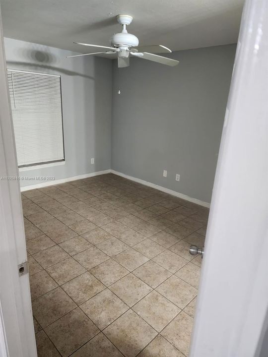 Recently Rented: $1,900 (3 beds, 2 baths, 0 Square Feet)