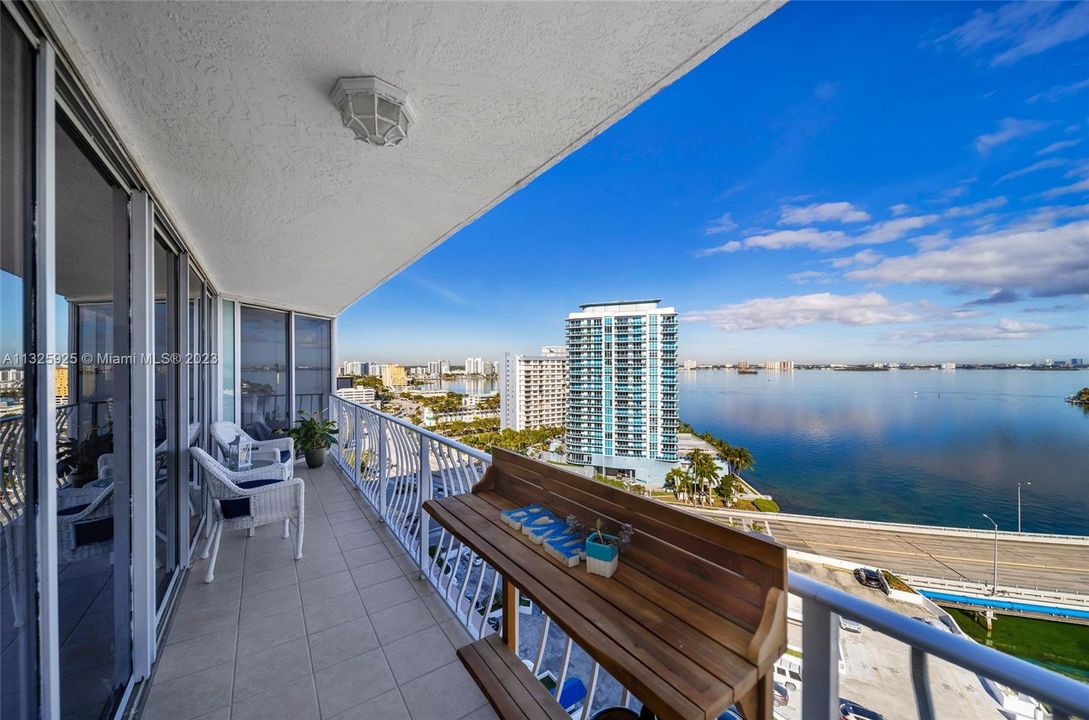 Active With Contract: $465,000 (2 beds, 2 baths, 1030 Square Feet)
