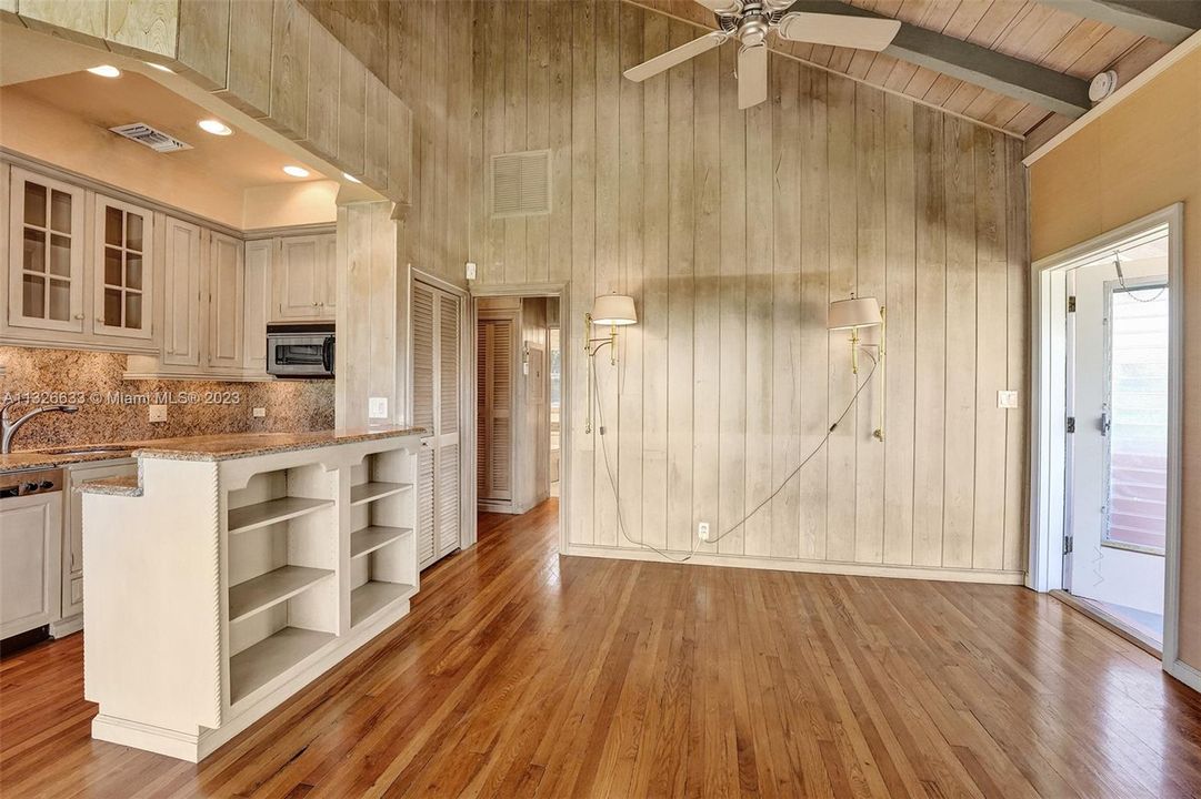 Vendido Recientemente: $720,000 (1 camas, 1 baños, 480 Pies cuadrados)