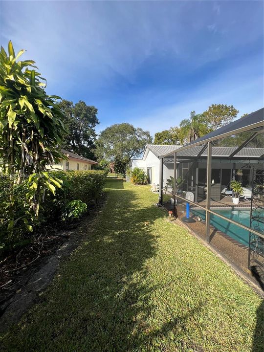 For Sale: $669,000 (4 beds, 2 baths, 2595 Square Feet)