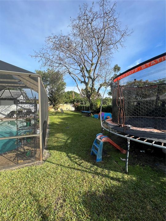For Sale: $669,000 (4 beds, 2 baths, 2595 Square Feet)