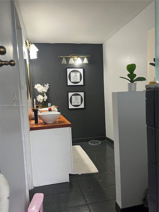 For Sale: $669,000 (4 beds, 2 baths, 2595 Square Feet)