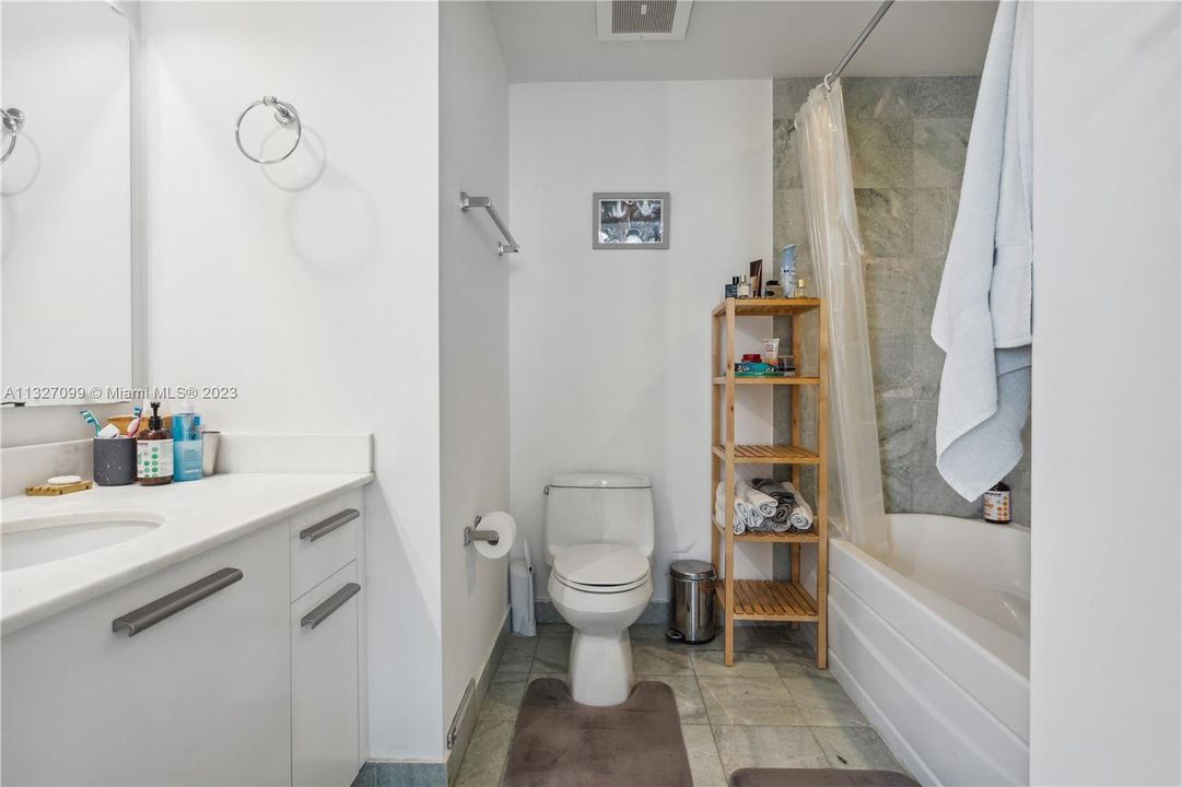 Recently Sold: $475,000 (1 beds, 1 baths, 963 Square Feet)