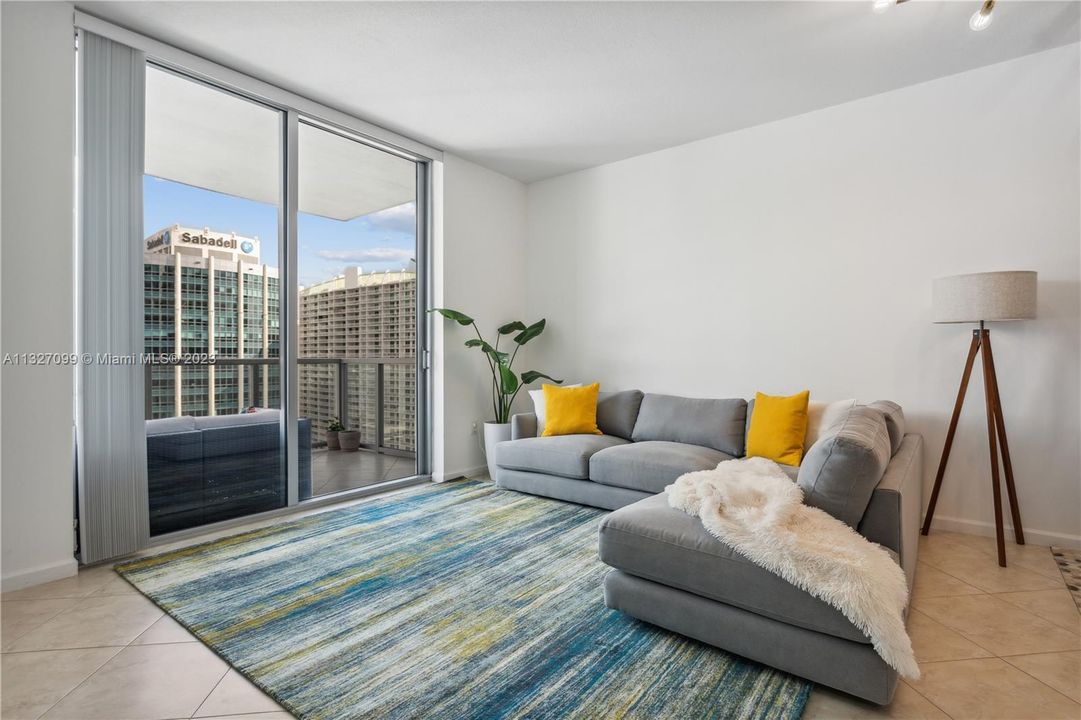Recently Sold: $475,000 (1 beds, 1 baths, 963 Square Feet)