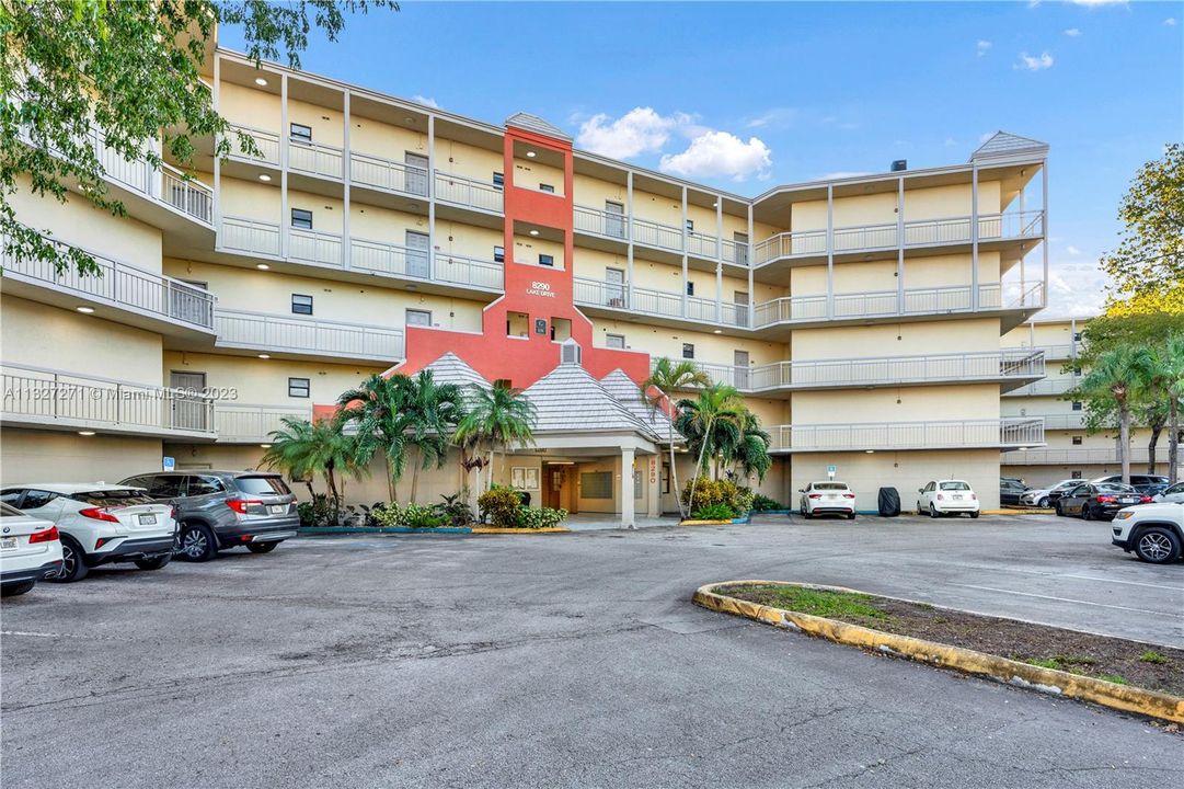 Recently Sold: $225,000 (1 beds, 1 baths, 710 Square Feet)