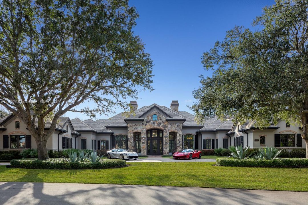 Recently Sold: $12,000,000 (5 beds, 8 baths, 9205 Square Feet)