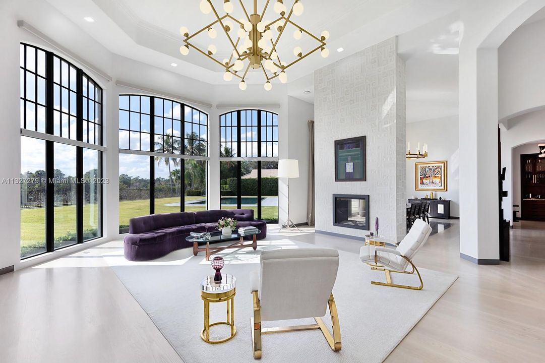 Recently Sold: $12,000,000 (5 beds, 8 baths, 9205 Square Feet)