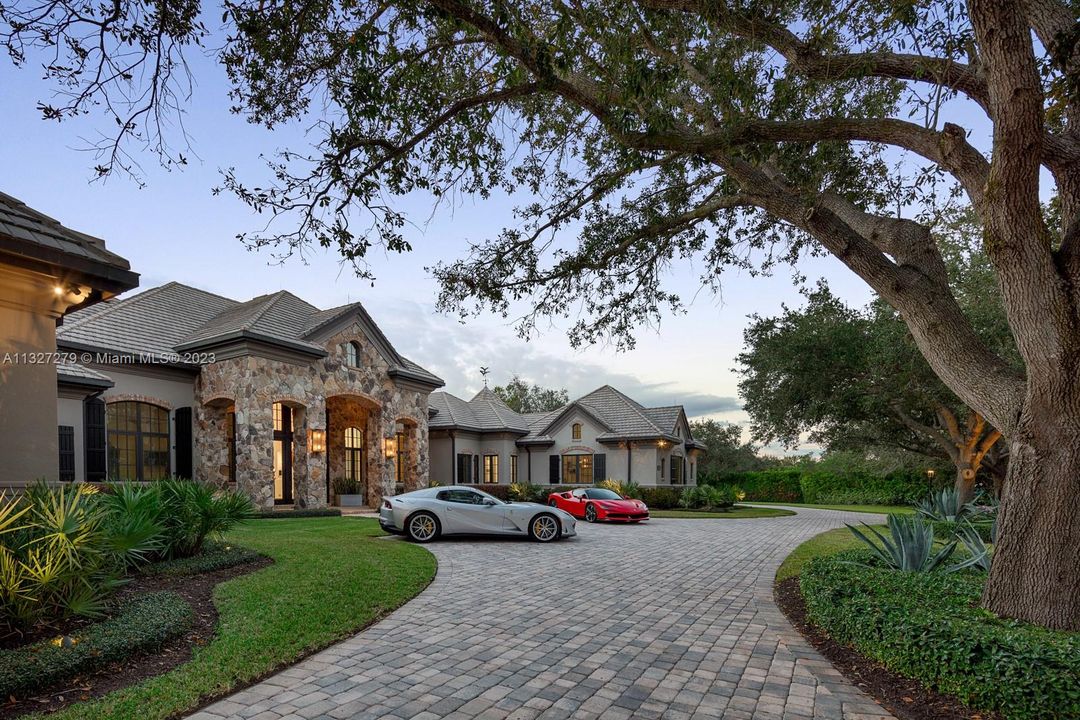 Recently Sold: $12,000,000 (5 beds, 8 baths, 9205 Square Feet)