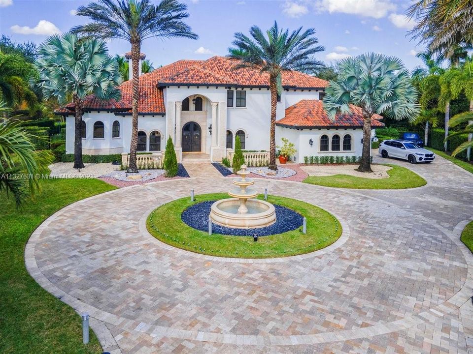 Recently Sold: $4,120,000 (5 beds, 6 baths, 0 Square Feet)
