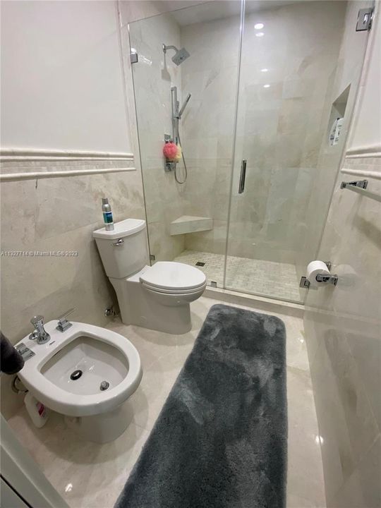 最近售出: $3,475,000 (3 贝兹, 2 浴室, 1950 平方英尺)