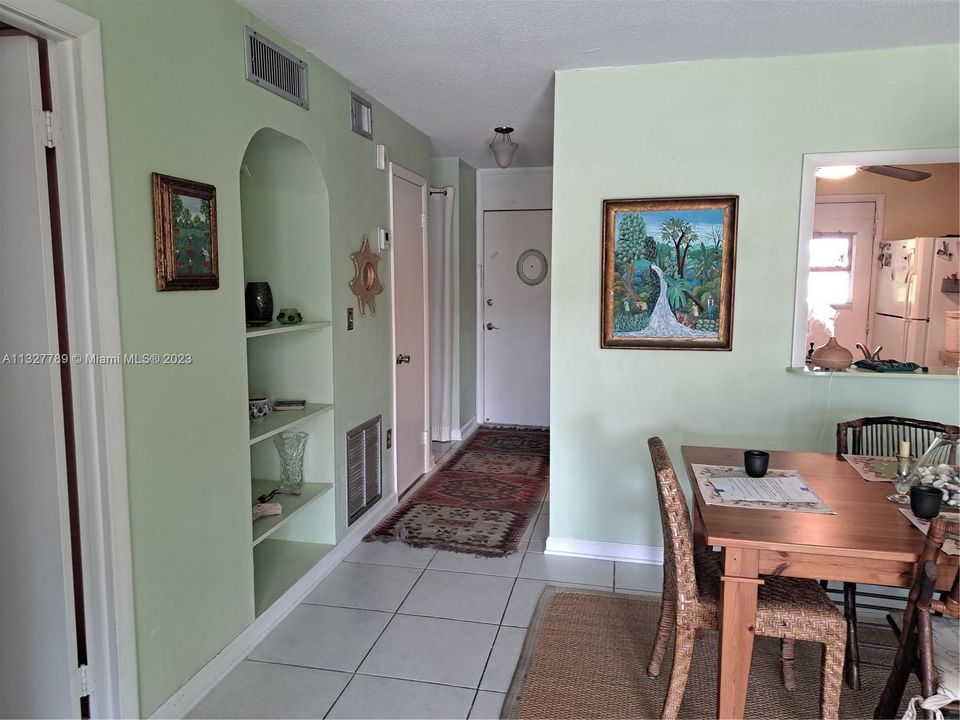 Recently Sold: $190,000 (1 beds, 1 baths, 812 Square Feet)