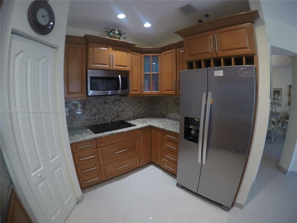 For Rent: $4,900 (4 beds, 3 baths, 2312 Square Feet)