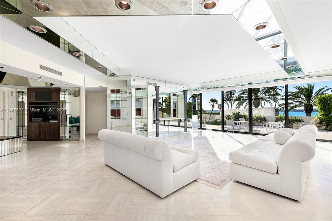 Recently Sold: $2,500,000 (2 beds, 3 baths, 2618 Square Feet)