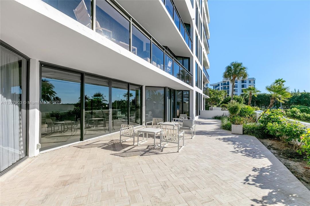 Recently Sold: $2,500,000 (2 beds, 3 baths, 2618 Square Feet)