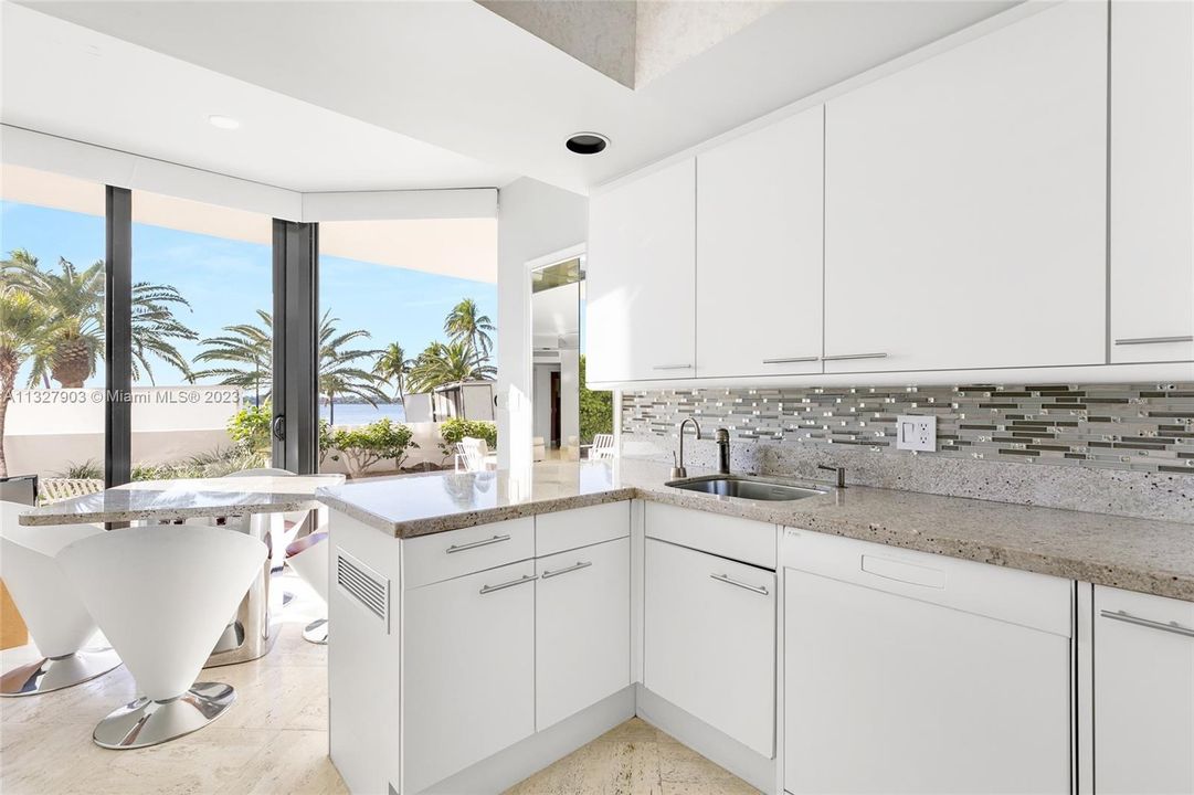 Recently Sold: $2,500,000 (2 beds, 3 baths, 2618 Square Feet)