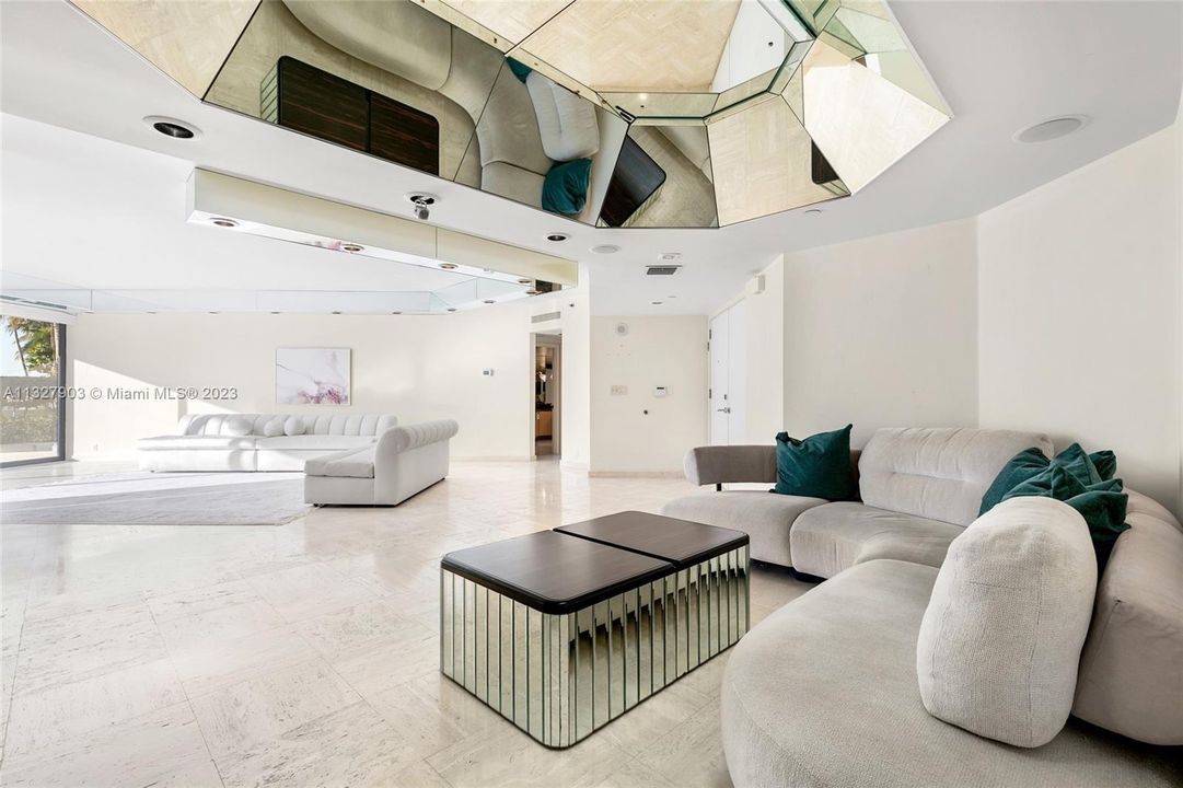 Recently Sold: $2,500,000 (2 beds, 3 baths, 2618 Square Feet)