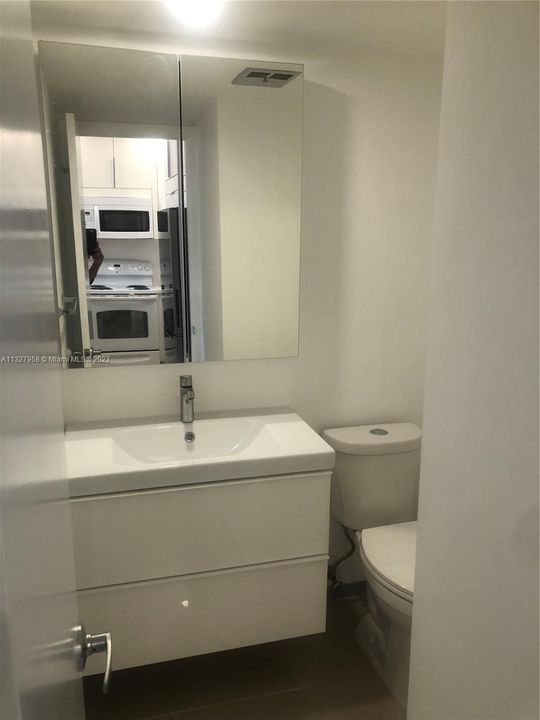 最近租的: $1,850 (1 贝兹, 1 浴室, 740 平方英尺)