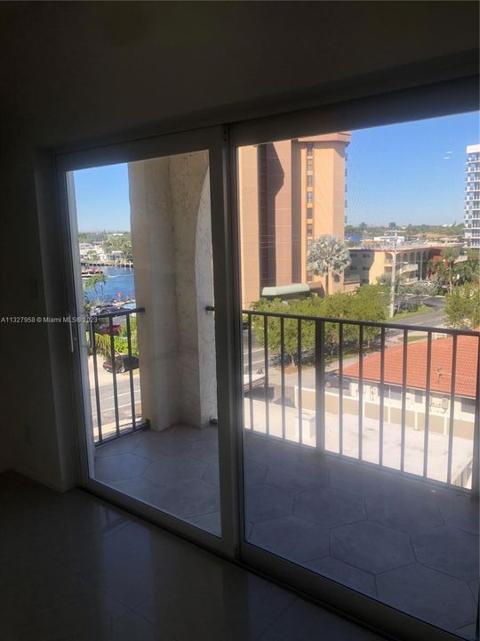 最近租的: $1,850 (1 贝兹, 1 浴室, 740 平方英尺)